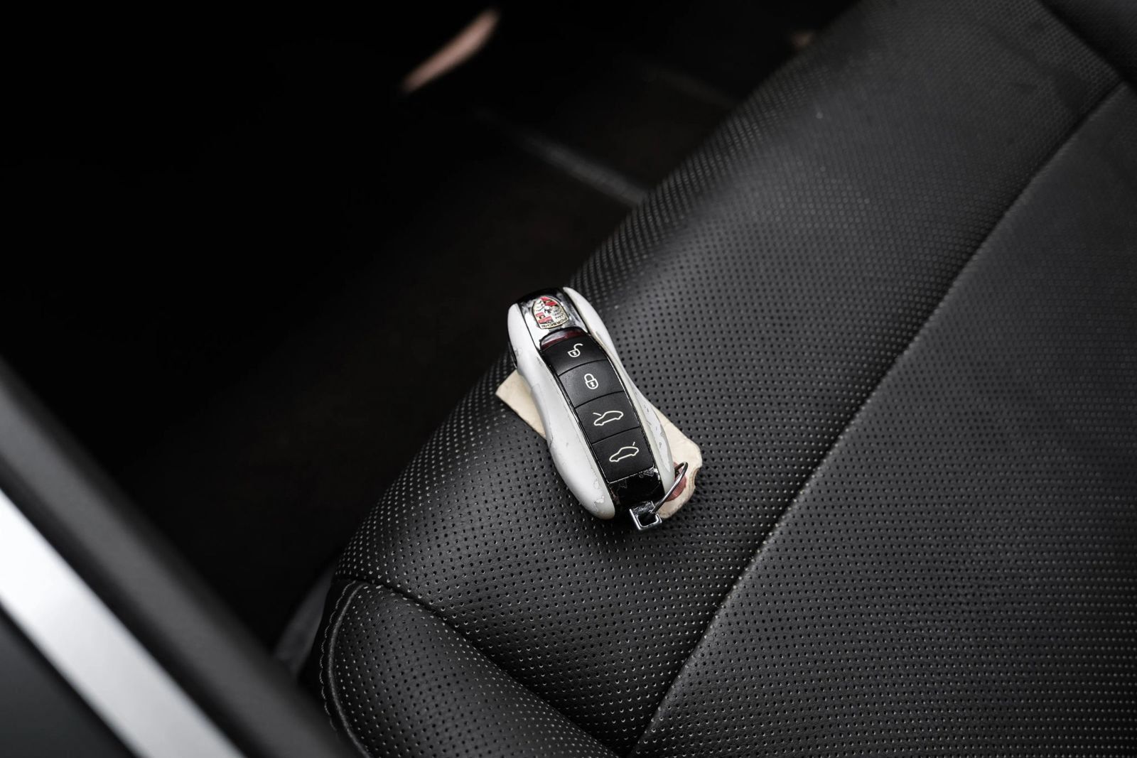 Used 2018 Porsche 718 Cayman S w/ Sportdesign Package RWD image 47