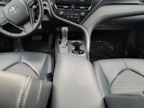 Used 2021 Toyota Camry SE FWD image 21