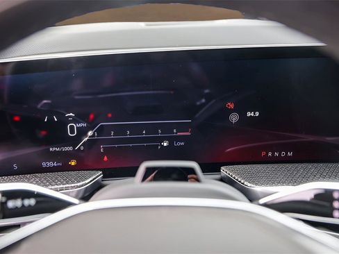 Certified 2025 Cadillac Escalade ESV V image 11