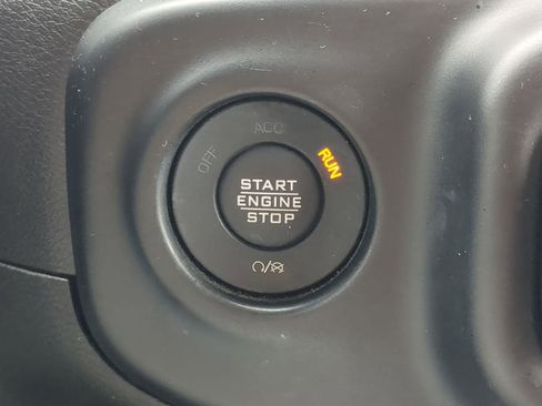 Used 2023 Jeep Gladiator Sport image 21