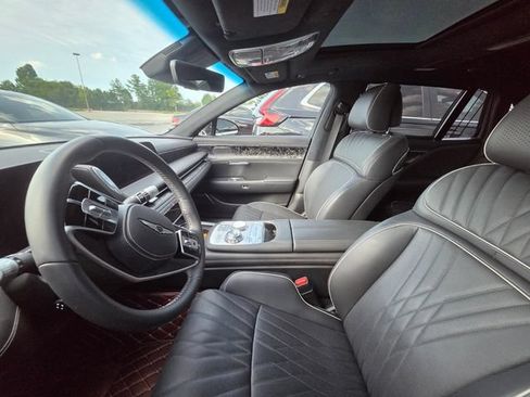 Used 2025 Genesis G90 3.5T AWD/4WD image 9