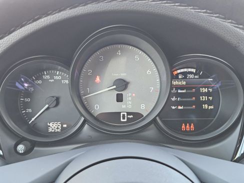 Certified 2025 Porsche Macan S image 16
