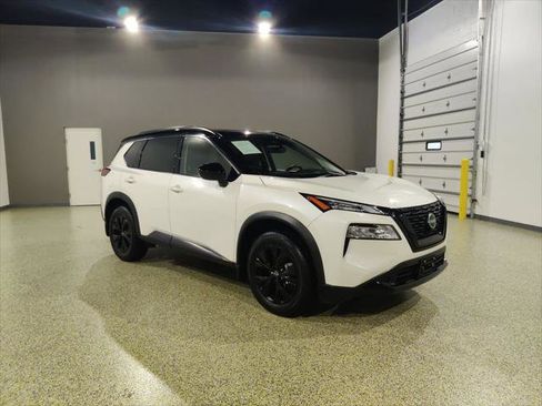 Used 2023 Nissan Rogue SV w/ SV Premium B Package FWD image 1