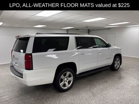 Used 2017 Chevrolet Suburban LT w/ Luxury Package image 8