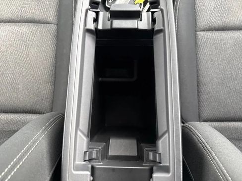 Used 2024 Nissan Rogue SV FWD image 32