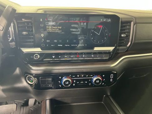 Used 2025 GMC Sierra 2500 SLT AWD/4WD image 19