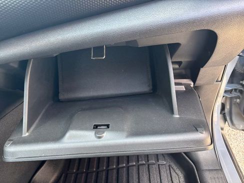 Used 2021 Nissan Kicks SV FWD image 49