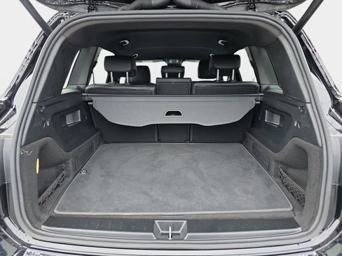 Used 2025 Mercedes-Benz GLB 250 4MATIC image 14
