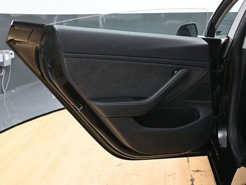 Used 2018 Tesla Model 3 Long Range image 40