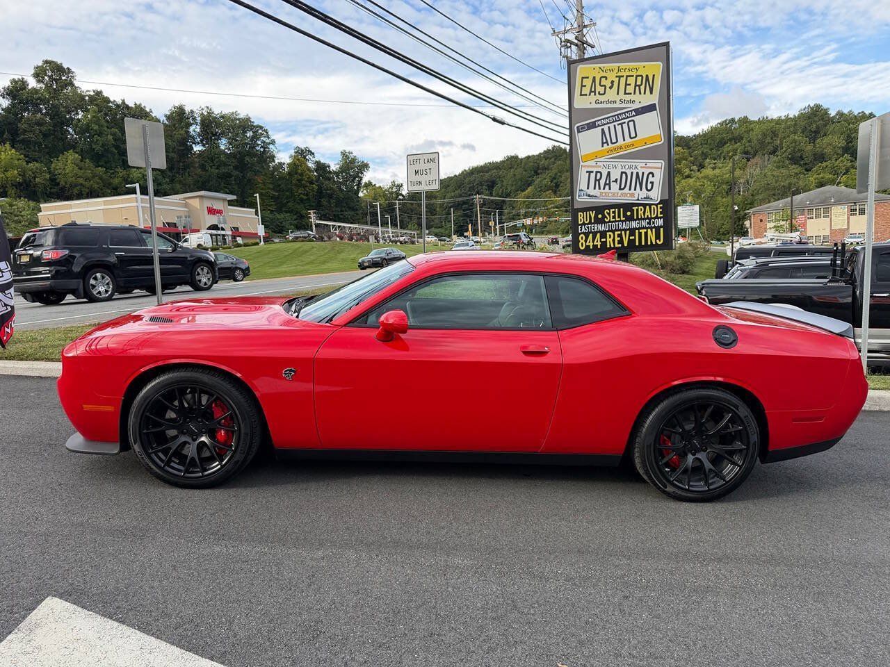 Used 2015 Dodge Challenger SRT Hellcat RWD image 3