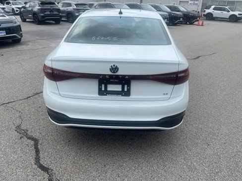 New 2026 Volkswagen Jetta SE FWD image 11