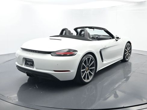 Used 2018 Porsche 718 Boxster image 14