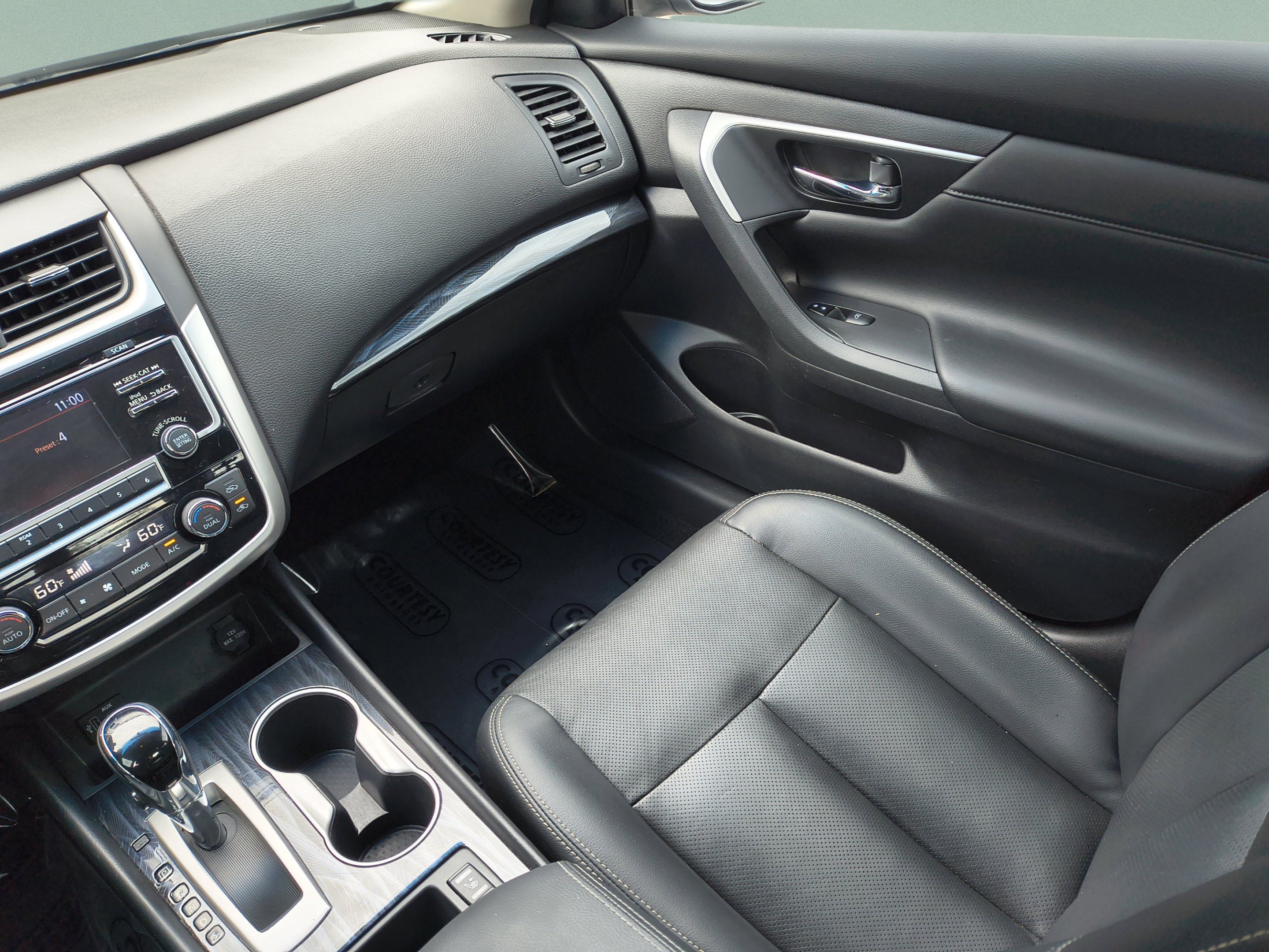 Used 2018 Nissan Altima 2.5 SL FWD image 15