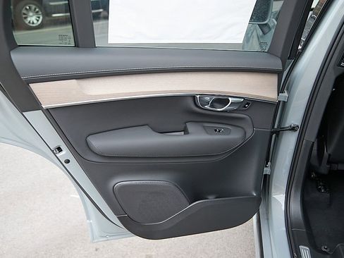 New 2026 Volvo XC90 B6 Plus w/ Protection Package image 19