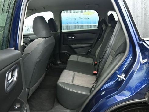 Used 2024 Nissan Rogue SV image 10