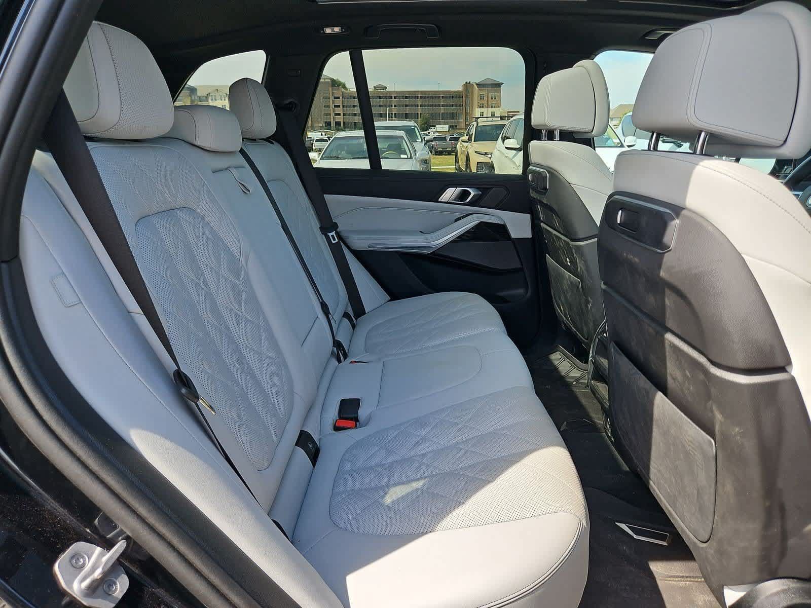 Used 2024 BMW X5 xDrive40i w/ M Sport Package AWD/4WD image 20