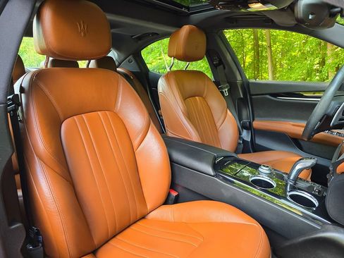 Used 2023 Maserati Ghibli Modena RWD image 20
