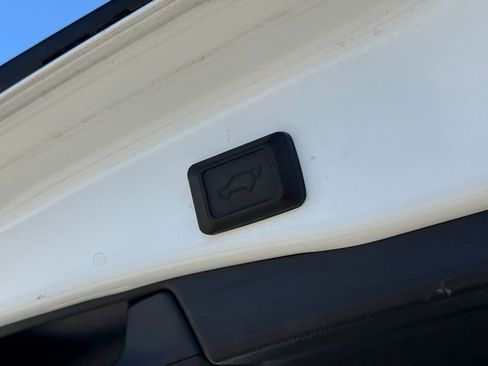 Used 2019 Toyota RAV4 XLE w/ Convenience Package image 23