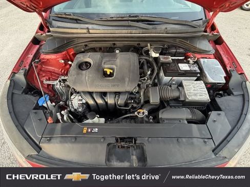 Used 2020 Hyundai Elantra SE FWD image 31