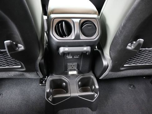 Used 2026 Jeep Gladiator Mojave AWD/4WD image 40