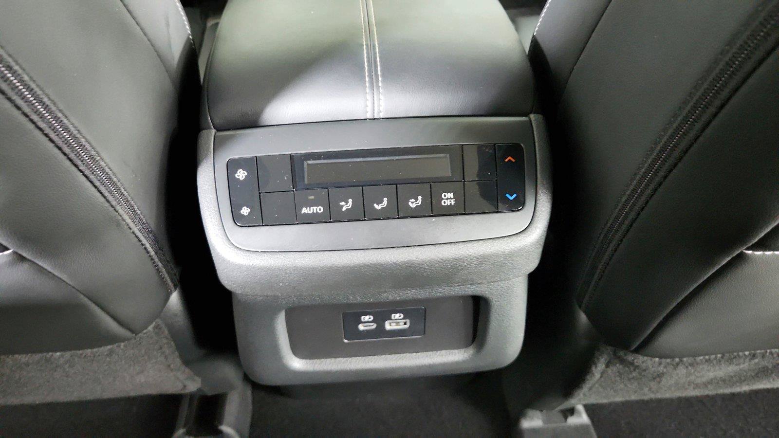 Used 2025 Nissan Pathfinder SL AWD/4WD image 21