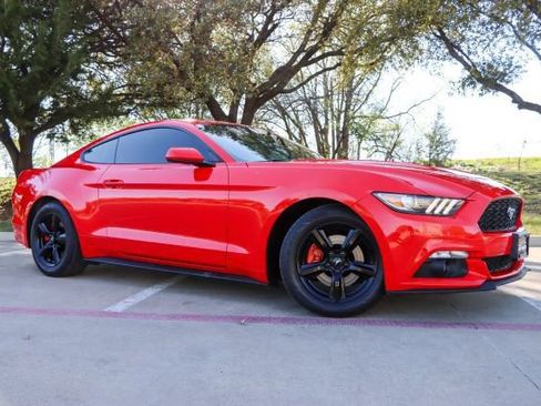 Used 2015 Ford Mustang Coupe image 1