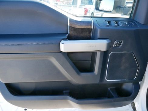 Certified 2022 Ford F250 Lariat w/ Chrome Package image 9