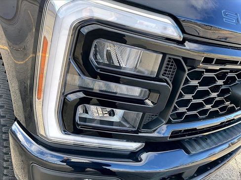 New 2025 Ford F250 Lariat w/ Lariat Ultimate Package image 34