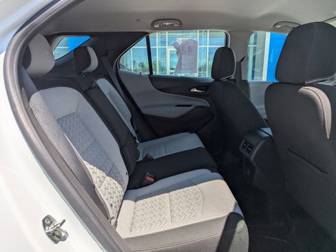 Certified 2022 Chevrolet Equinox LS w/ LPO, Floor Liner Package AWD/4WD image 38