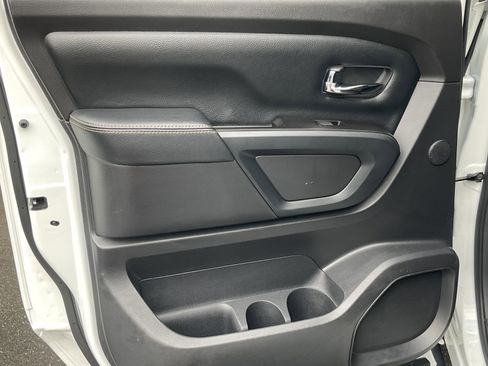 Used 2019 Nissan Titan SL w/ Midnight Edition image 37
