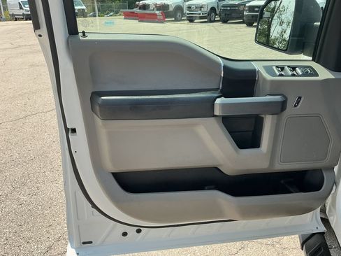 Used 2018 Ford F150 XLT w/ Trailer Tow Package AWD/4WD image 12