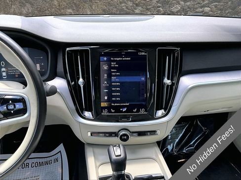 Used 2019 Volvo S60 T5 Momentum w/ Premium Package FWD image 6