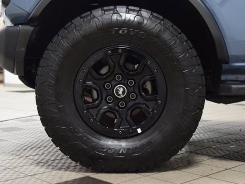 Used 2023 Ford Bronco Wildtrak image 29