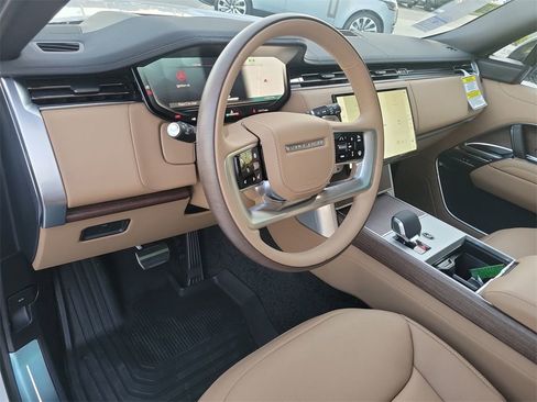 New 2025 Land Rover Range Rover Long Wheelbase SE image 25