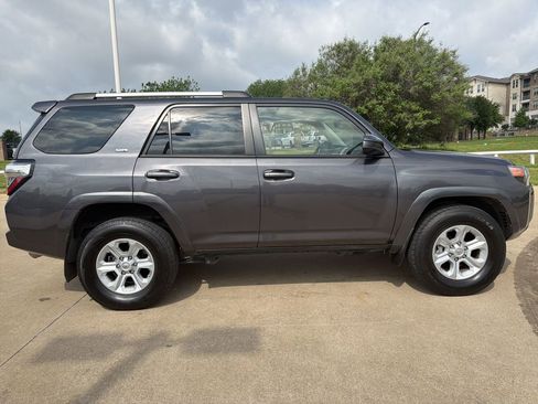 Used 2021 Toyota 4Runner SR5 RWD image 5