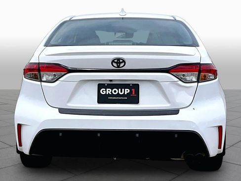Used 2024 Toyota Corolla SE FWD image 5