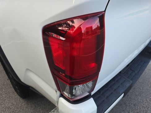 Used 2019 Toyota Tacoma TRD Off-Road w/ Technology Package AWD/4WD image 35