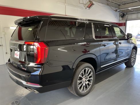 New 2026 GMC Yukon XL Denali w/ Sun & Power Step Package image 4
