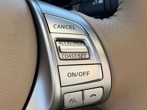 Used 2016 Nissan Altima 2.5 SV w/ Convenience Package FWD image 23