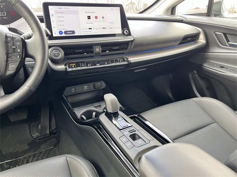 Used 2025 Toyota Prius XLE image 14