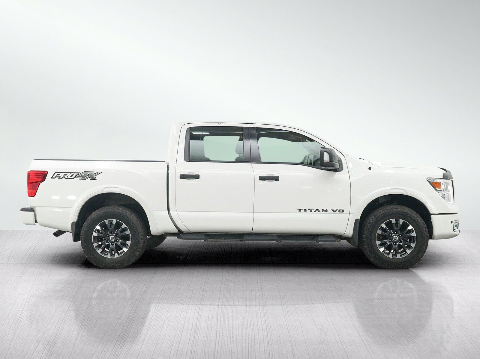 Used 2019 Nissan Titan PRO-4X w/ Pro-4x Convenience Package AWD/4WD image 7