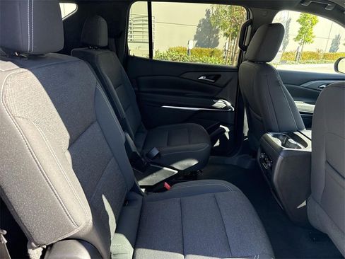 Used 2024 Chevrolet Traverse LT image 24