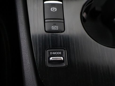 Used 2023 Nissan Rogue SV FWD image 47