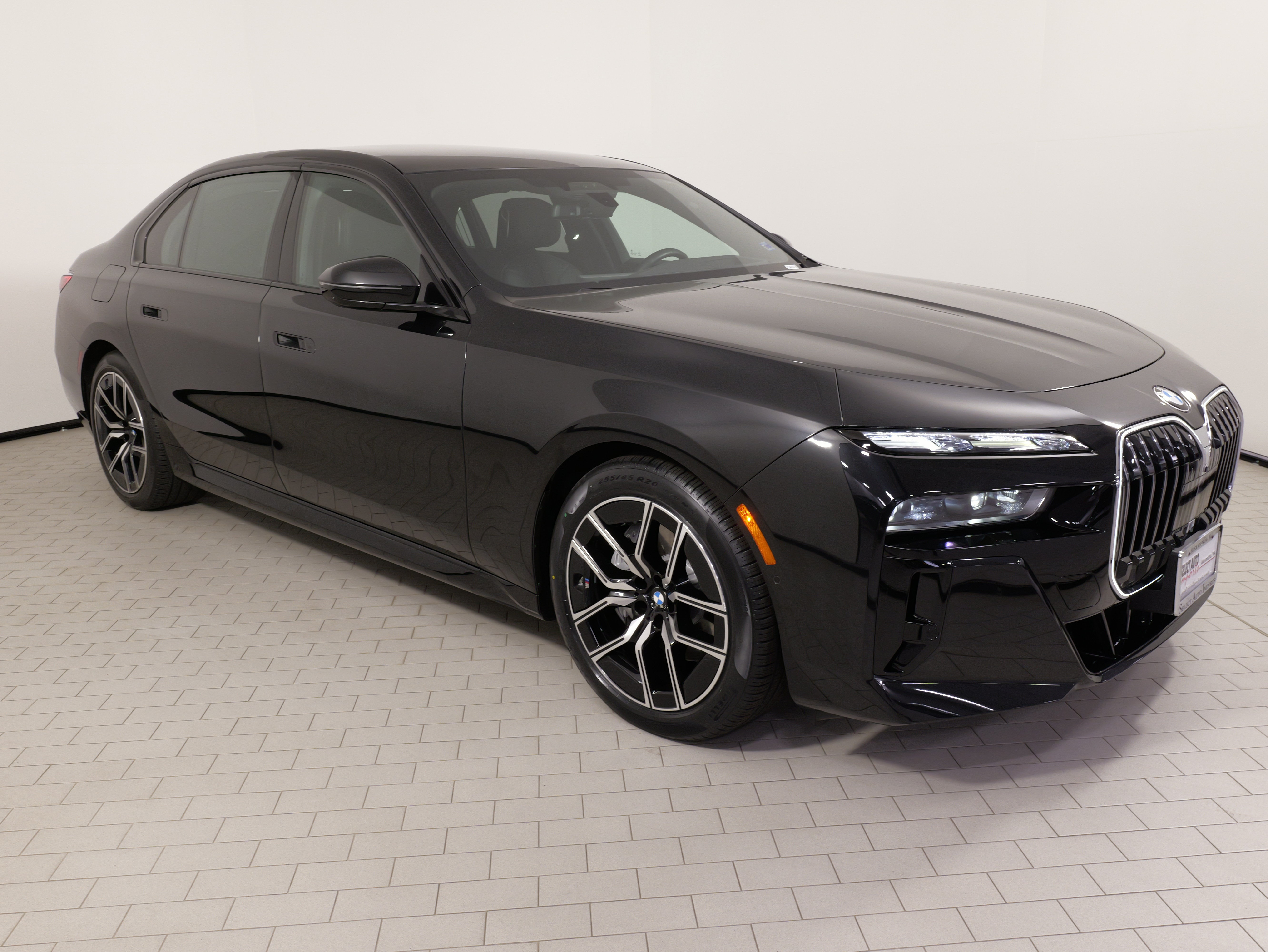 Used 2023 BMW 740i w/ Executive Package RWD image 8