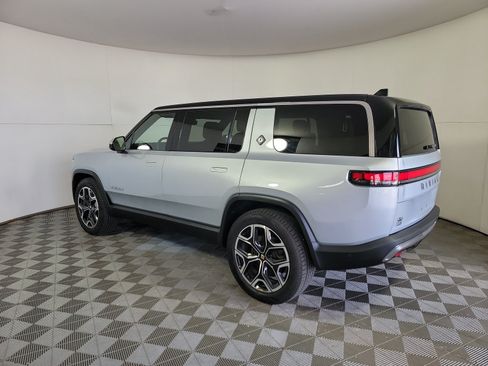 Used 2025 Rivian R1S Adventure AWD/4WD image 3