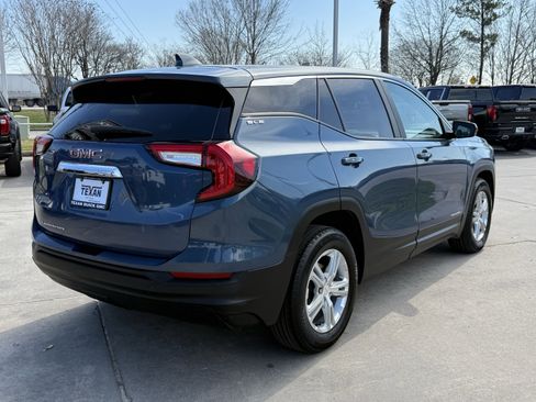 Used 2024 GMC Terrain SLE image 5