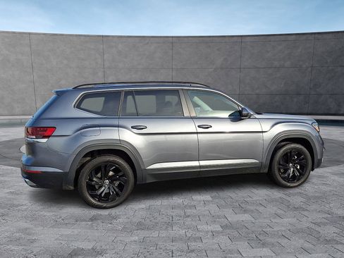 Used 2022 Volkswagen Atlas SE w/ Panoramic Sunroof Package image 12