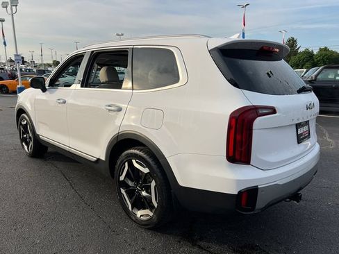 Used 2023 Kia Telluride S w/ S Sunroof Package AWD/4WD image 5