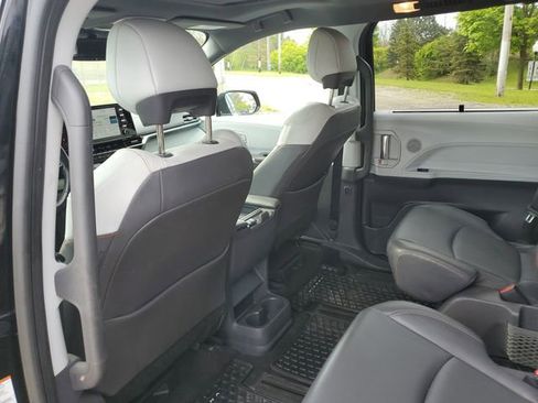 Used 2021 Toyota Sienna LE FWD image 10