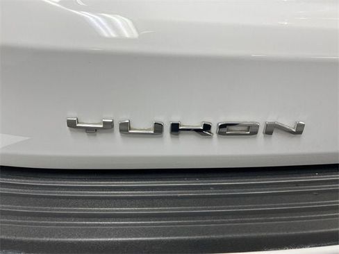 Used 2025 GMC Yukon AT4 image 32